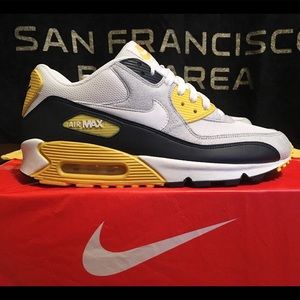 2011 NIKE AIR MAX 90 SAMPLE LIVESTRONG SIZE 9 RARE